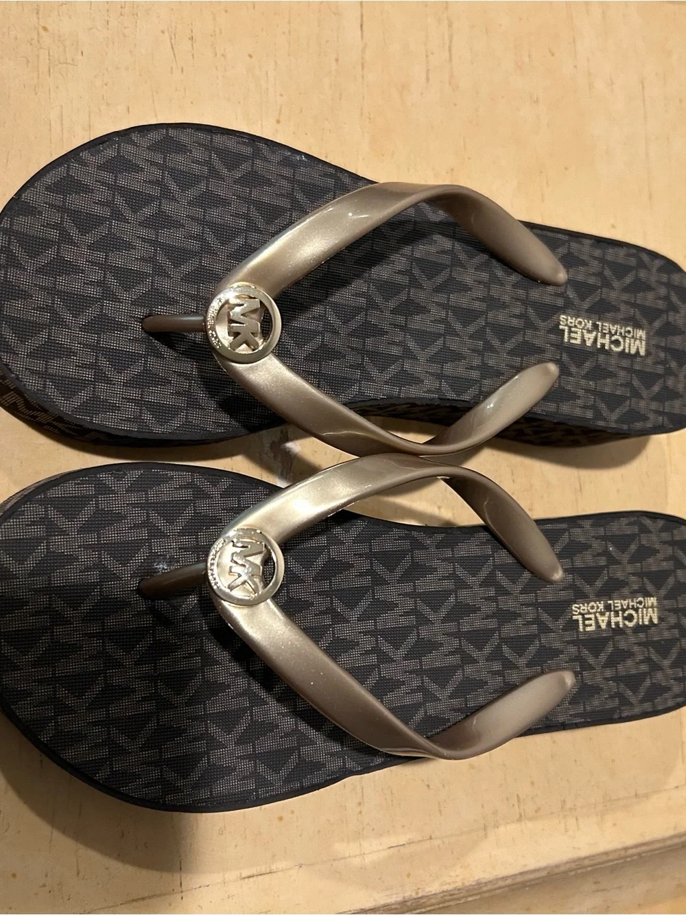 Michael Michael Kors platform wedge women’s  Bedford sandal in size 7
